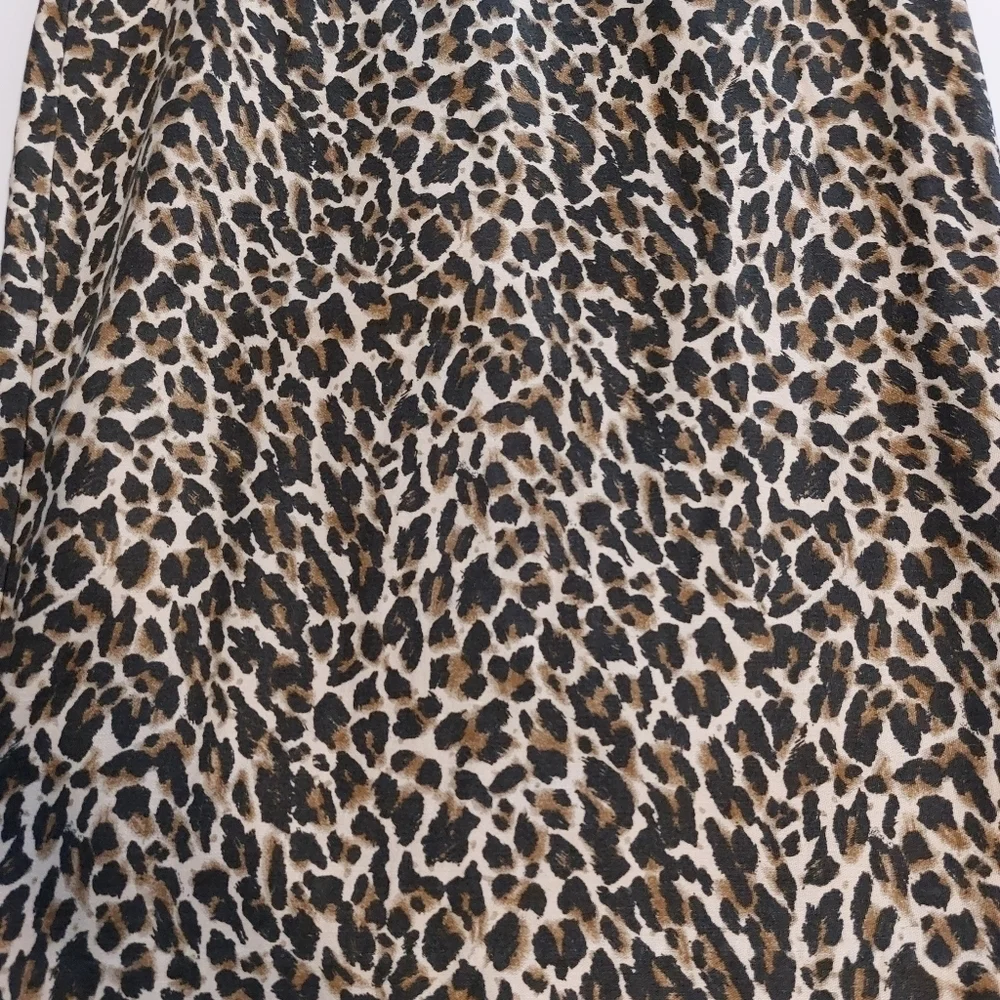 J. Crew Animal Print Side Zip Pencil Skirt- size 4 - Picture 5 of 8